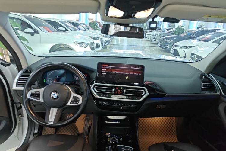 Used BMW X3 2022 xDrive25i M Sport Package Center Console