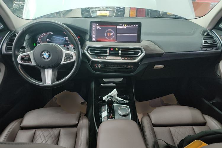 Used BMW X3 2022 xDrive30i Luxury Model M Night Sky Package Center Console