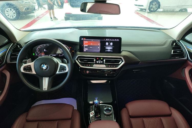 Used BMW X3 2022 xDrive30i Luxury Model M Night Sky Package Center Console