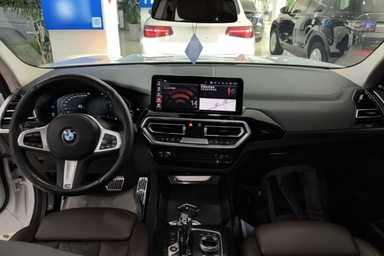 Used BMW X3 2022 xDrive25i M Sport Package Center Console