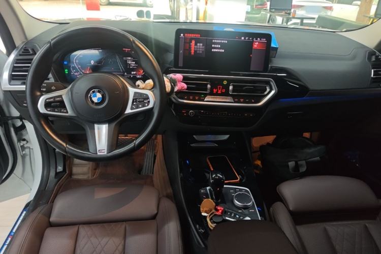 Used BMW X3 2022 xDrive25i M Sport Package Center Console
