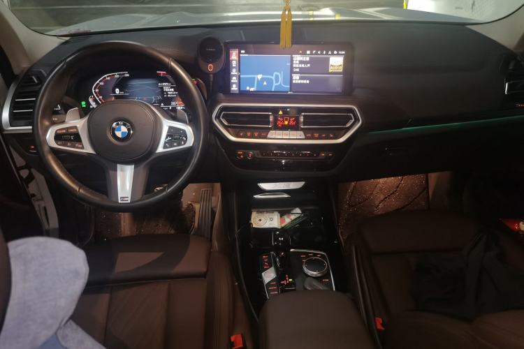 Used BMW X3 2022 Facelift xDrive30i Luxury Edition M Night Edition Package Center Console