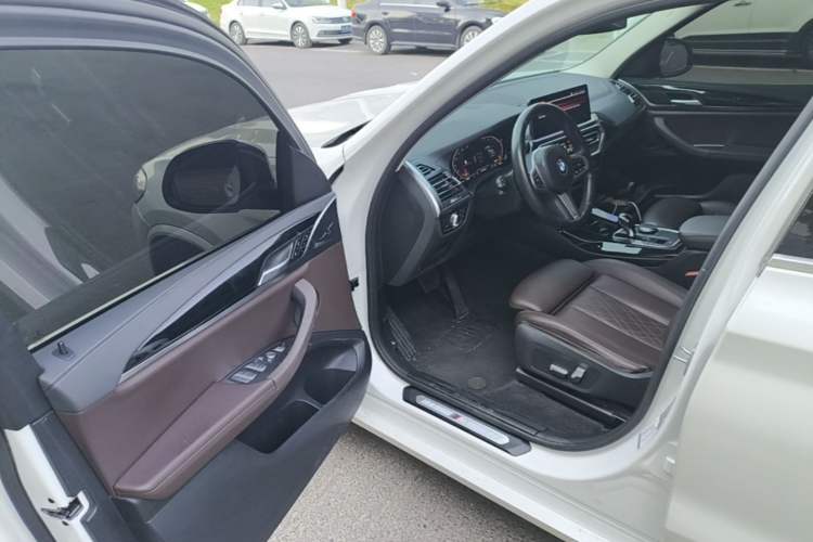 Used BMW X3 2022 xDrive25i M Sport Package Driver Seat