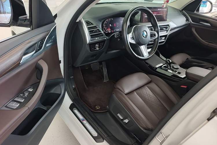 Used BMW X3 2022 xDrive25i M Sport Package Driver Seat