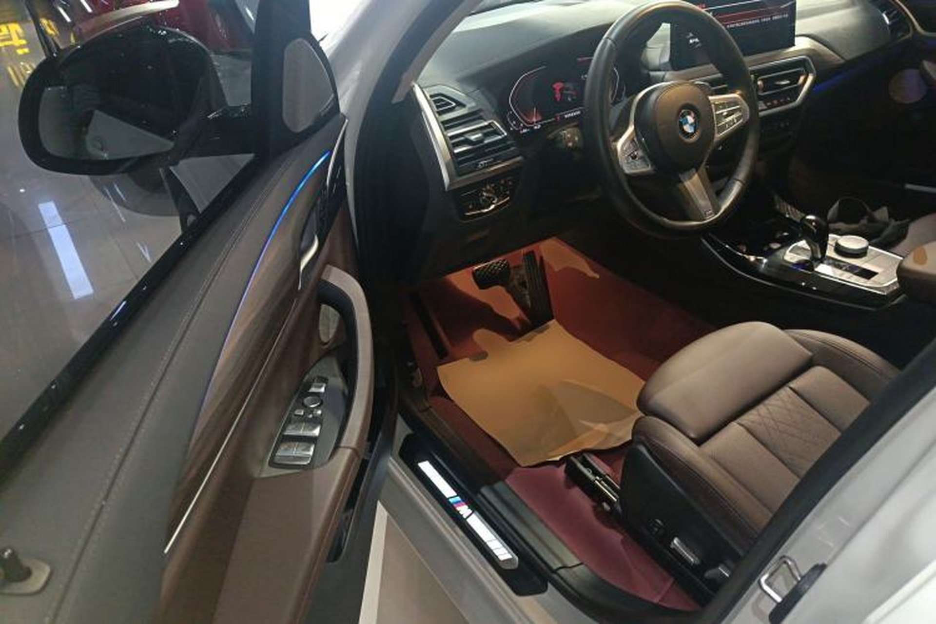 Used BMW X3 2022 Second Facelift xDrive30i Leading Edition M Night Sky Package Driver Seat