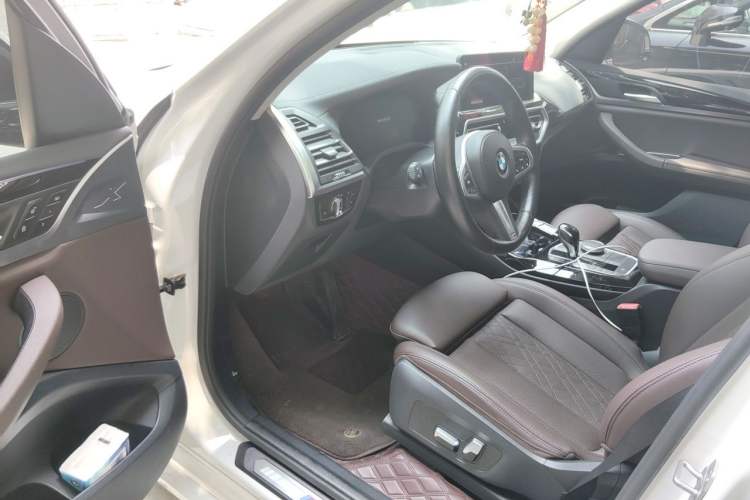 Used BMW X3 2022 xDrive25i M Sport Package Driver Seat