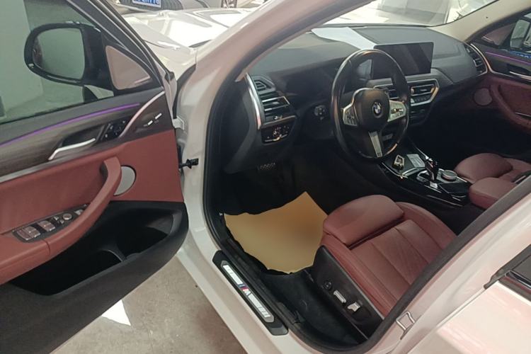 Used BMW X3 2022 Second Facelift xDrive30i Leading Edition M Night Sky Package Driver Seat