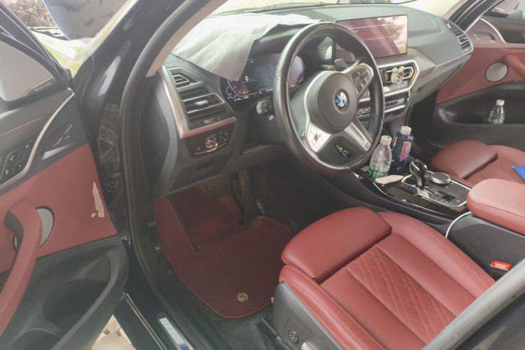 Used BMW X3 2022 Second Facelift xDrive30i Leading Edition M Night Sky Package Driver Seat