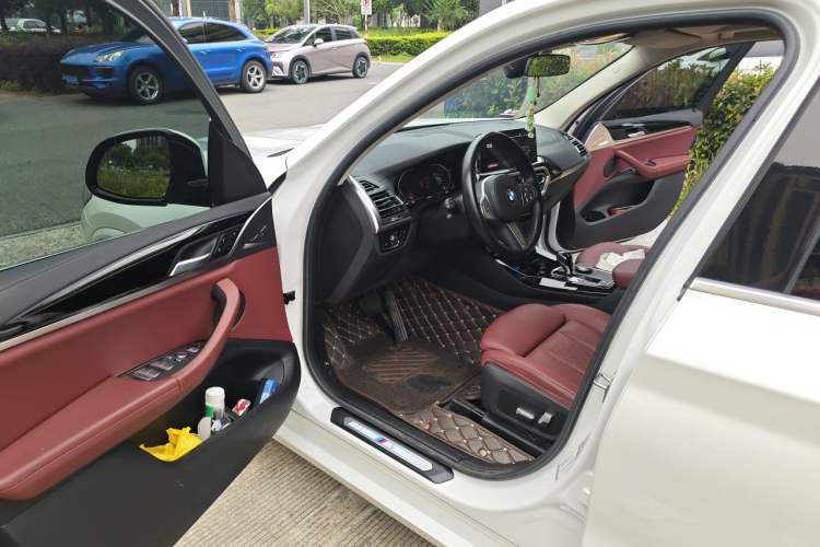 Used BMW X3 2022 xDrive25i M Sport Package Driver Seat