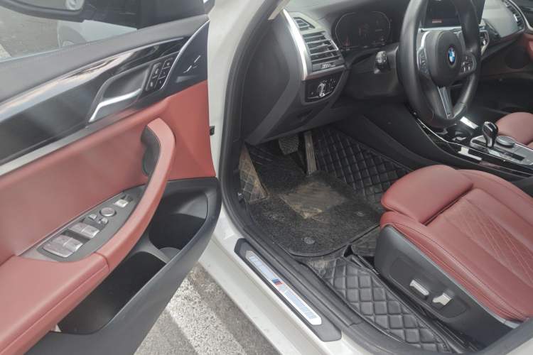 Used BMW X3 2022 xDrive25i M Sport Package Driver Seat