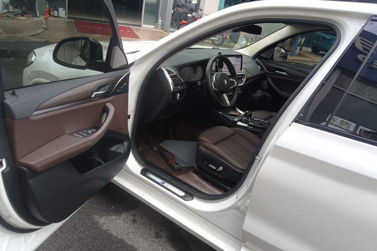 Used BMW X3 2022 Facelift xDrive30i Luxury Edition M Night Edition Package Driver Seat
