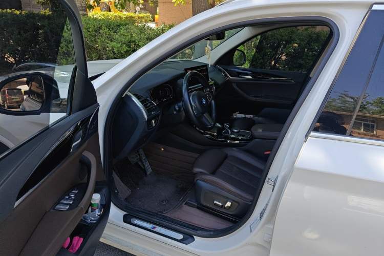 Used BMW X3 2022 xDrive25i M Sport Package Driver Seat
