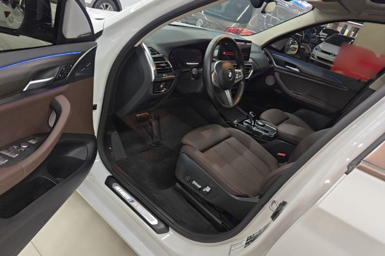 Used BMW X3 2022 Second Facelift xDrive30i Leading Edition M Night Sky Package Driver Seat