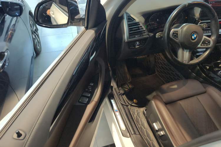 Used BMW X3 2022 xDrive25i M Sport Package Driver Seat