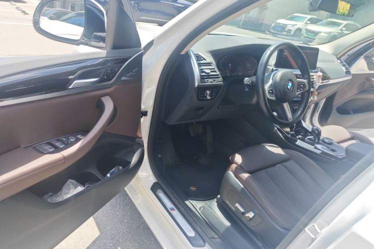 Used BMW X3 2022 xDrive25i M Sport Package Driver Seat