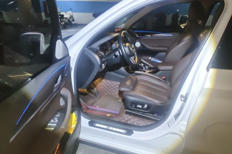 Used BMW X3 2022 Second Facelift xDrive30i Leading Edition M Night Sky Package Driver Seat