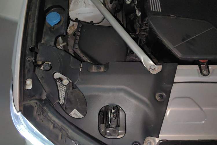 Used BMW X3 2022 Restyled xDrive25i M Sport Package Engine Bay Right