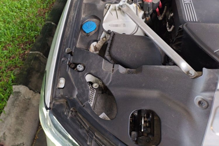 Used BMW X3 2022 xDrive25i M Sport Package Engine Bay Right