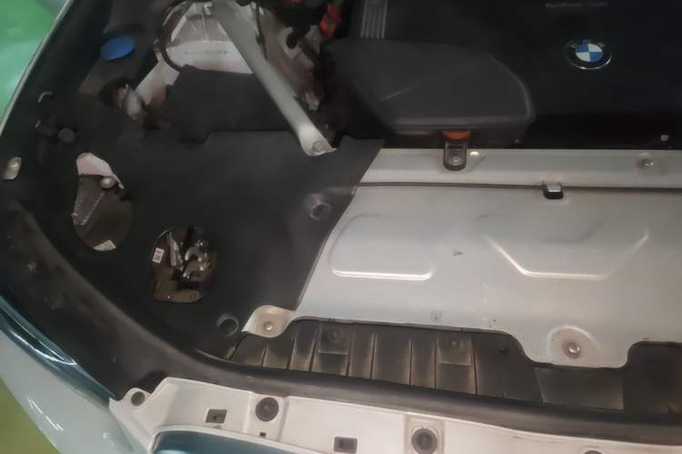 Used BMW X3 2022 xDrive25i M Sport Package Engine Bay Right