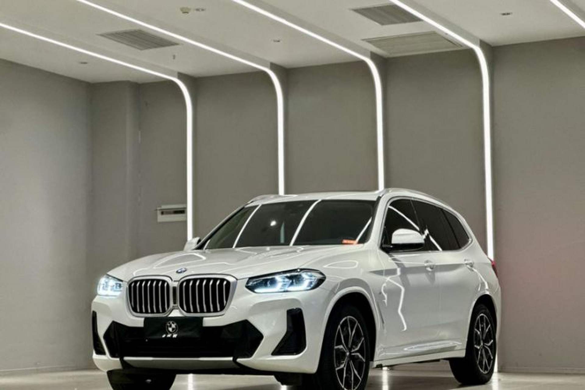 Used BMW X3 2022 xDrive25i M Sport Package Front Left 45 Deg