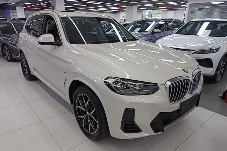 Used BMW X3 2022 xDrive25i M Sport Package Front Right 45 Deg