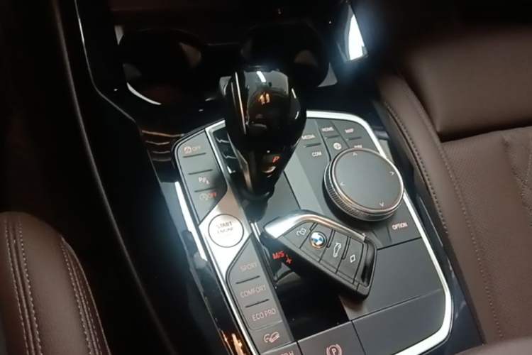 Used BMW X3 2022 Restyled xDrive25i M Sport Package Gear Lever