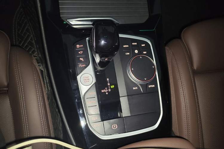Used BMW X3 2022 Second Facelift xDrive30i Leading Edition M Night Sky Package Gear Lever