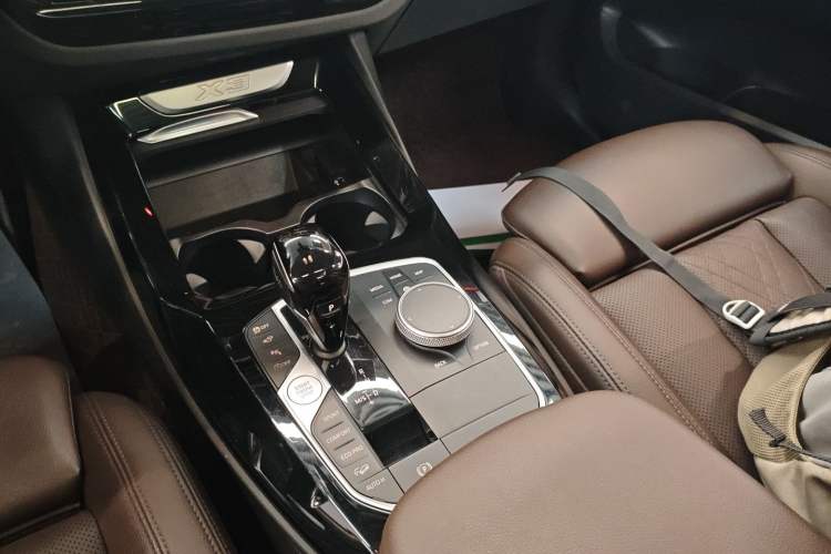Used BMW X3 2022 Facelift xDrive30i Luxury Edition M Night Edition Package Gear Lever