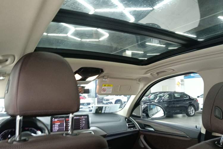 Used BMW X3 2022 xDrive30i Luxury Model M Night Sky Package Headliner