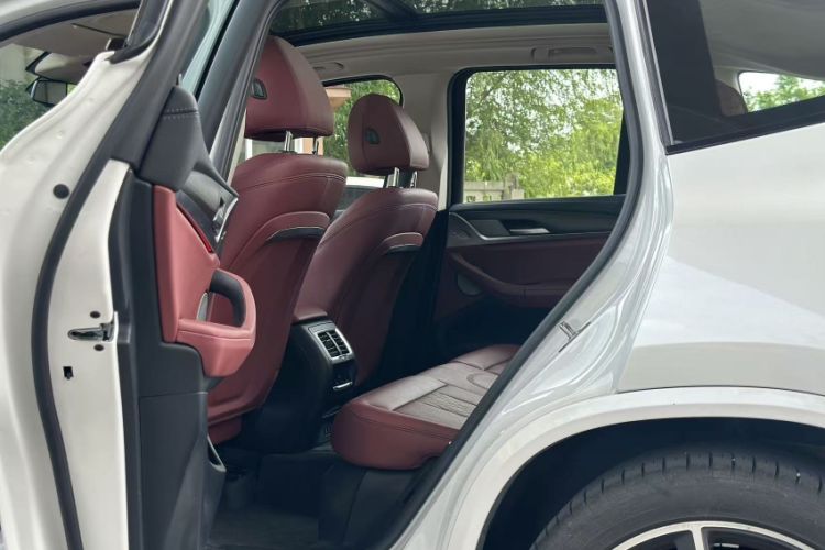 Used BMW X3 2022 Second Facelift xDrive30i Leading Edition M Night Sky Package Interior 1
