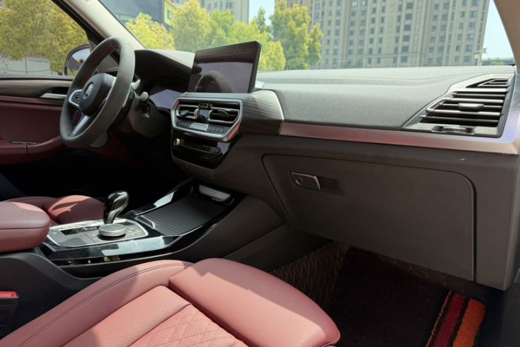 Used BMW X3 2022 xDrive30i Luxury Model M Night Sky Package Interior 10