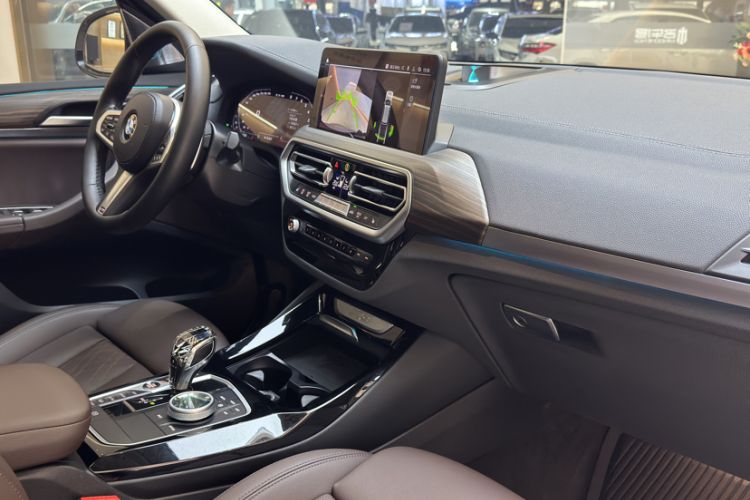 Used BMW X3 2022 xDrive30i Luxury Model M Night Sky Package Interior 11