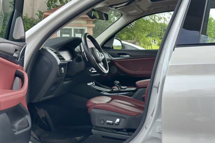 Used BMW X3 2022 Second Facelift xDrive30i Leading Edition M Night Sky Package Interior 2