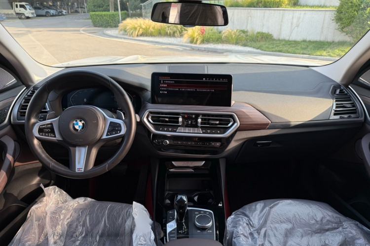 Used BMW X3 2022 xDrive30i Luxury Model M Night Sky Package Interior 2