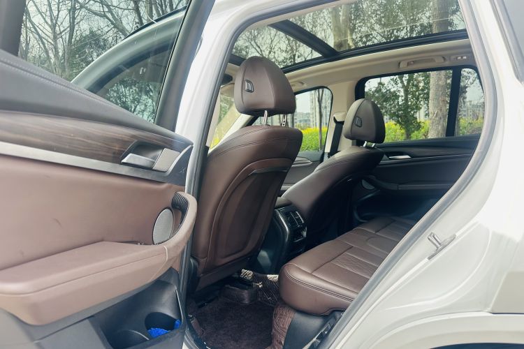 Used BMW X3 2022 xDrive30i Luxury Model M Night Sky Package Interior 2