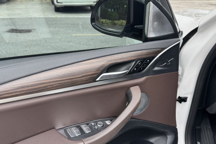 Used BMW X3 2022 xDrive30i Luxury Model M Night Sky Package Interior 3