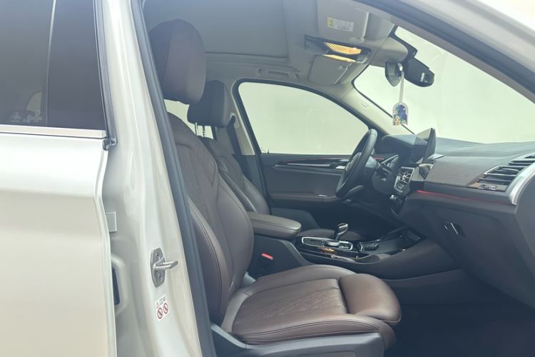 Used BMW X3 2022 xDrive25i M Sport Package Interior 3