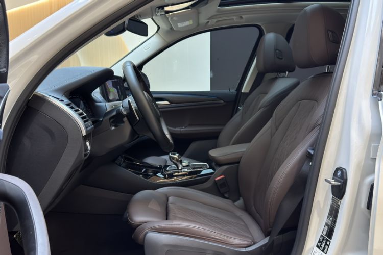 Used BMW X3 2022 xDrive30i Luxury Model M Night Sky Package Interior 3