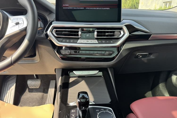 Used BMW X3 2022 Restyled xDrive25i M Sport Package Interior 4