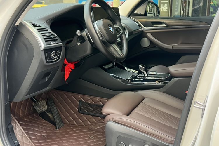 Used BMW X3 2022 Second Facelift xDrive30i Leading Edition M Night Sky Package Interior 4