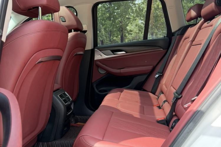 Used BMW X3 2022 xDrive30i Luxury Model M Night Sky Package Interior 4
