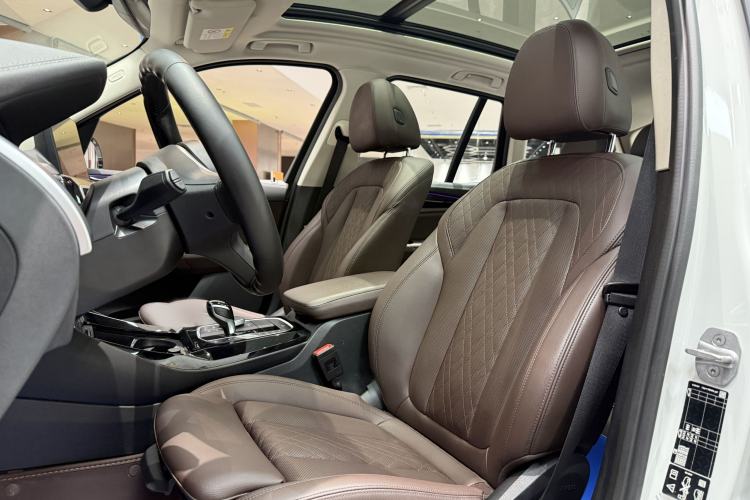 Used BMW X3 2022 Restyled xDrive25i M Sport Package Interior 4