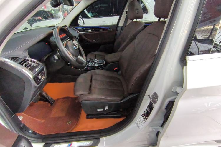 Used BMW X3 2022 Restyled xDrive25i M Sport Package Interior 4