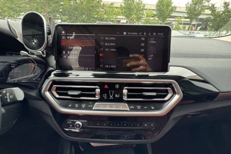 Used BMW X3 2022 Restyled xDrive25i M Sport Package Interior 4