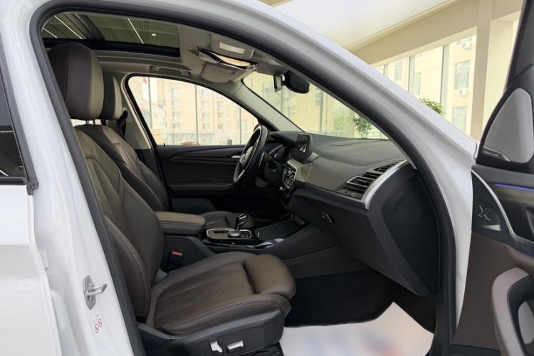 Used BMW X3 2022 xDrive30i Luxury Model M Night Sky Package Interior 4
