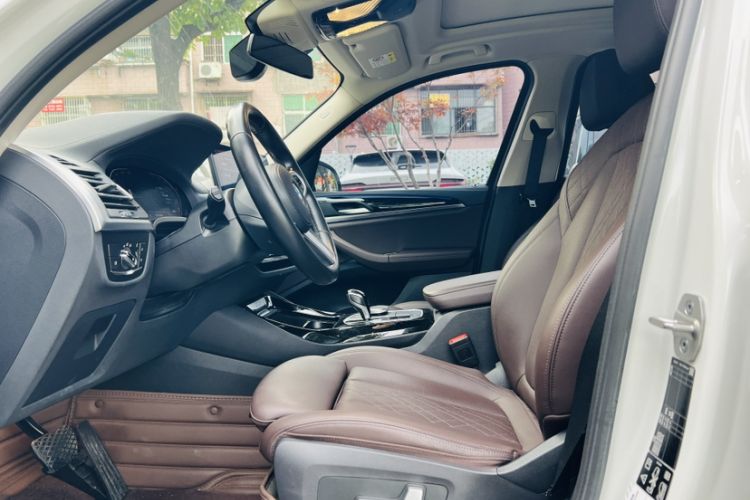 Used BMW X3 2022 xDrive25i M Sport Package Interior 4