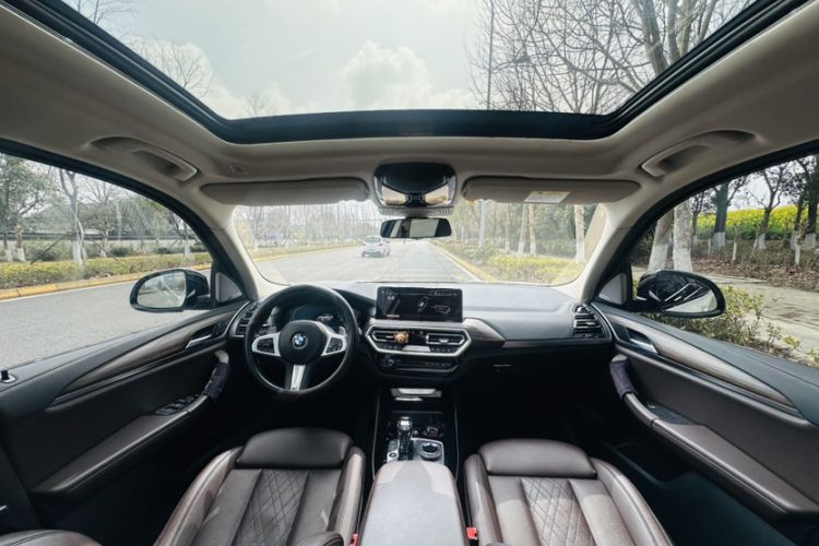 Used BMW X3 2022 xDrive30i Luxury Model M Night Sky Package Interior 5