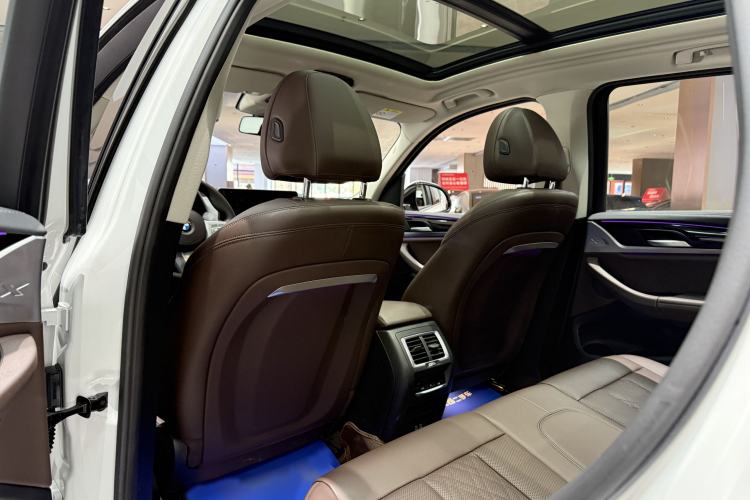 Used BMW X3 2022 Restyled xDrive25i M Sport Package Interior 6