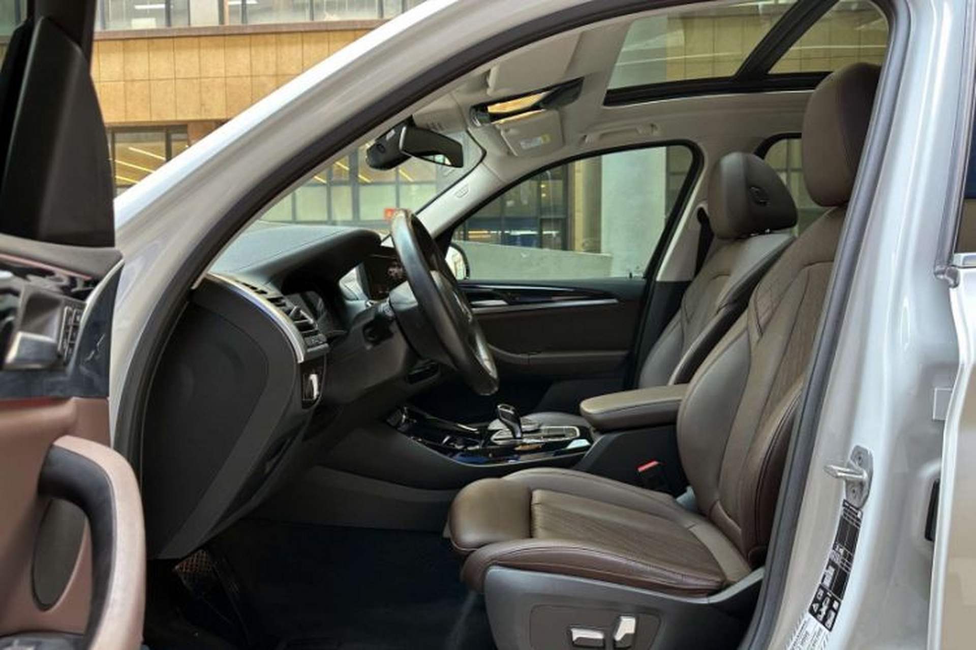 Used BMW X3 2022 xDrive25i M Sport Package Interior 6