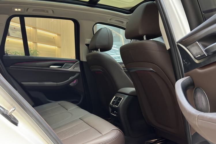 Used BMW X3 2022 xDrive30i Luxury Model M Night Sky Package Interior 6